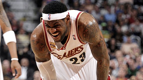 Lebron James leads Cleveland to victory