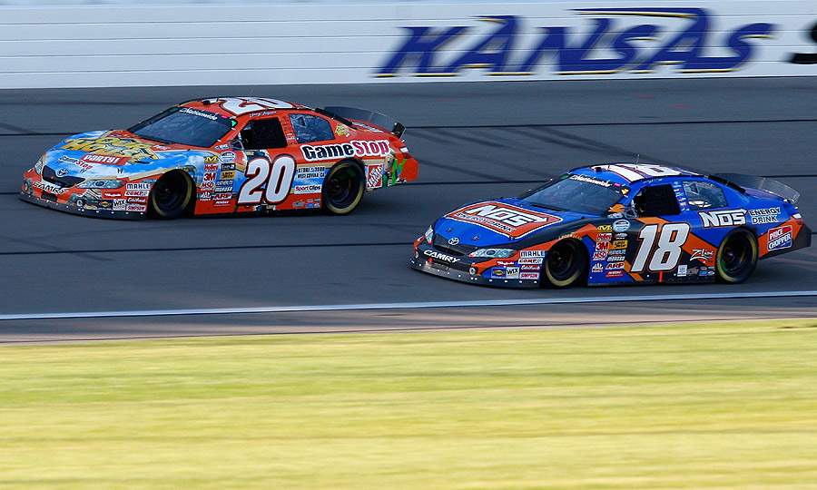 Kansas Speedway seeks second NASCAR race Kansas Speedway seeks second NASCAR race